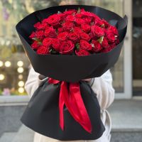 Красные розы Киев