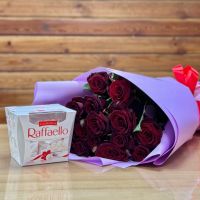 Букет 15 червоних троянд + rafaello Шанхай