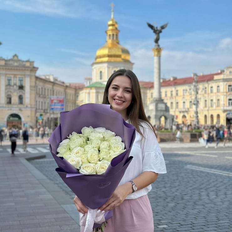 Букет 25 белых роз – доставка цветов в Борисполь