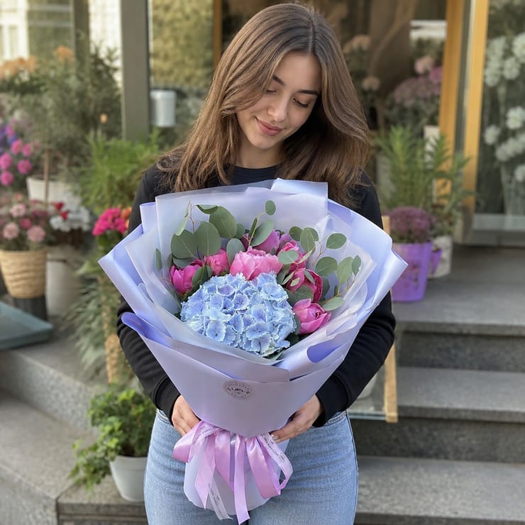 Цветущая симфония гортензии с пионами 🌸 – доставка цветов в Киев