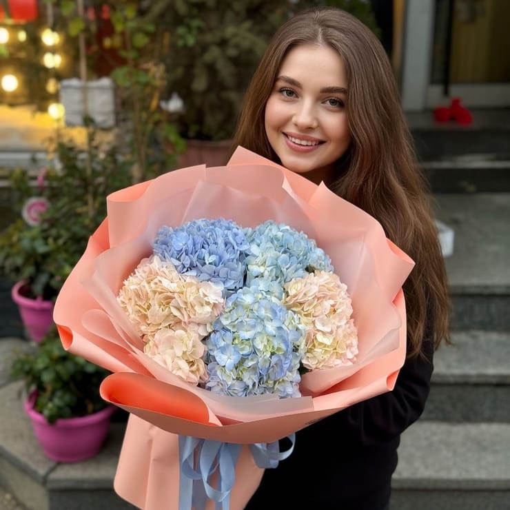 5 гортензий  – доставка цветов в Борисполь