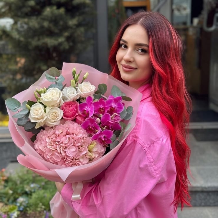 Нежный розовый букет – доставка цветов в Киев