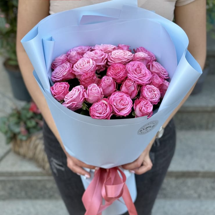 Promo! 25 hot pink roses 40 cm – flower delivery in Brovari